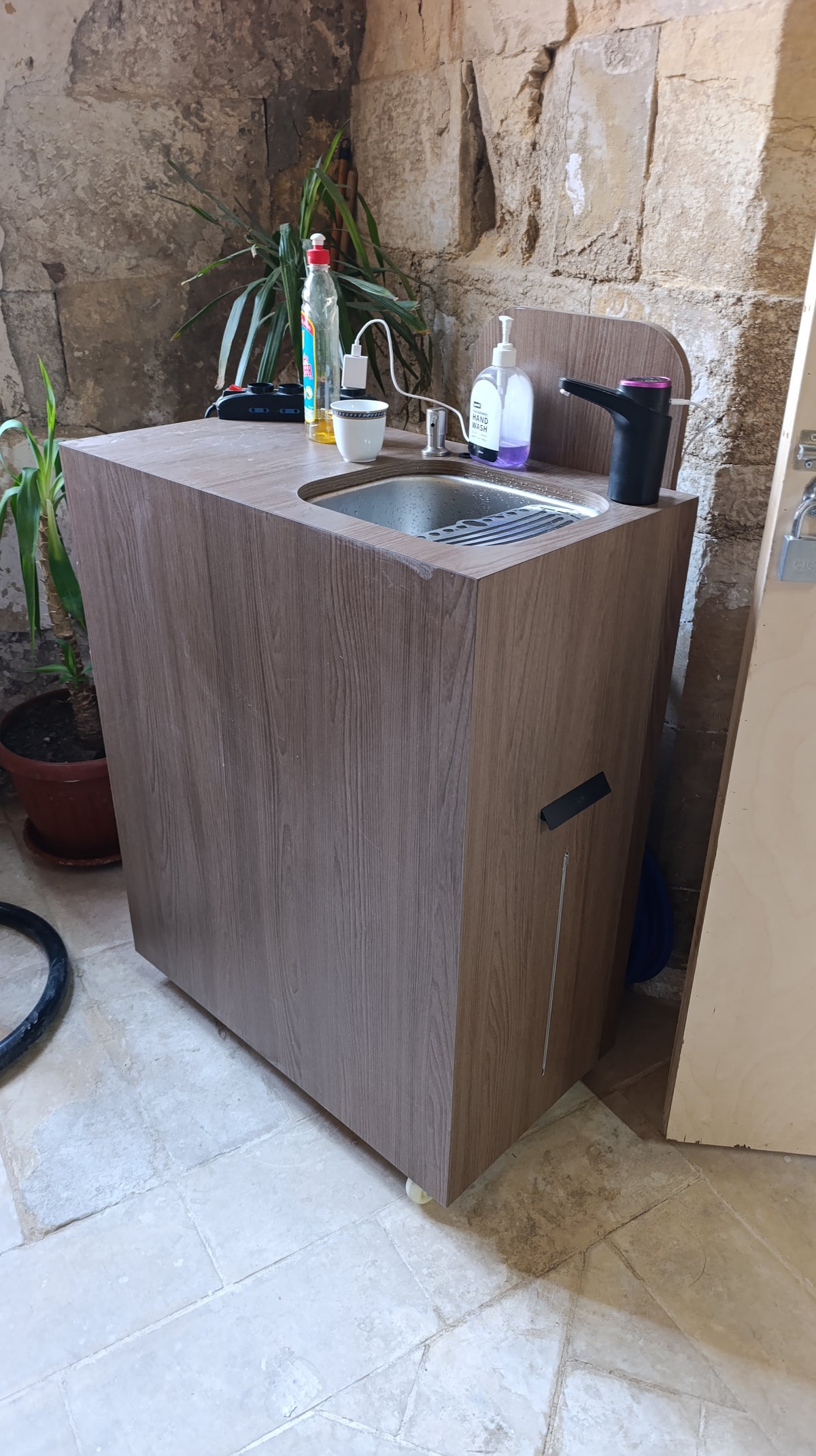 AquaGo Mobile Sink